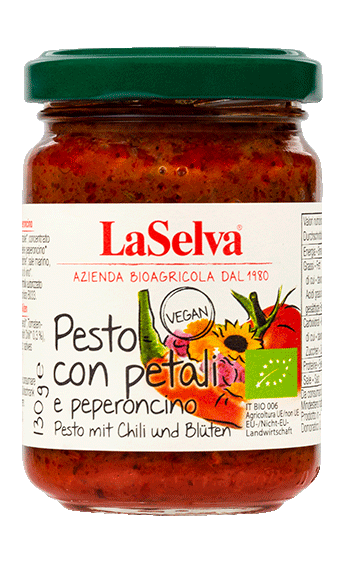 Pesto mit Chili und Blüten 