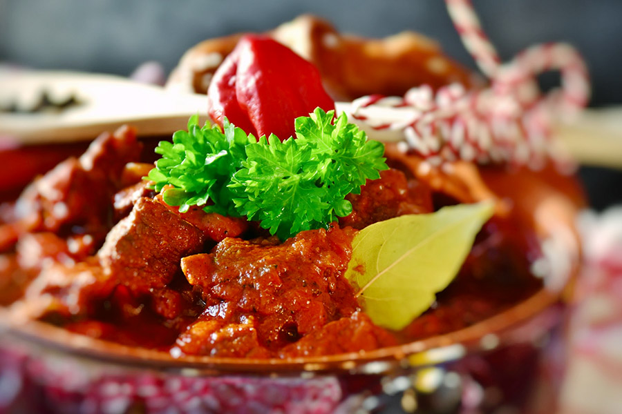 Gulasch mit Currypulver